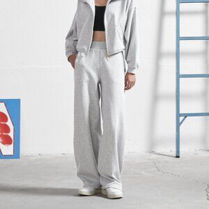 SUPESU Petite L - Cubby Barrel Leg Pants - Gray